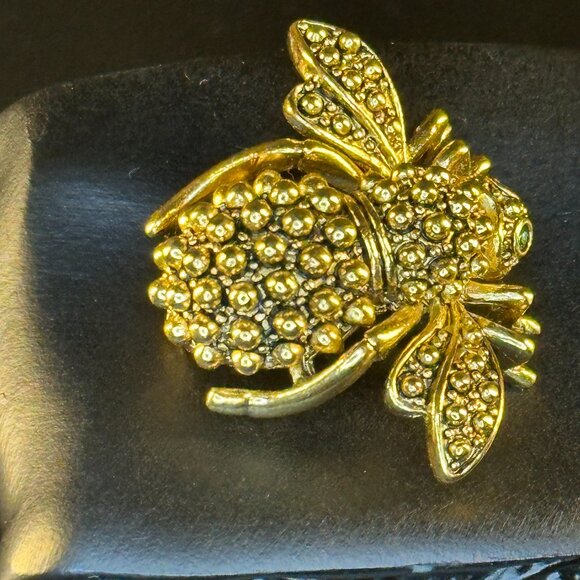 Joan Rivers Classics Green Eyes Crystal Gold Toned Bee Quartz Watch Brooch Pin - Picture 2 of 3